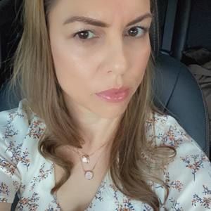 Meet your Posher, Elvia